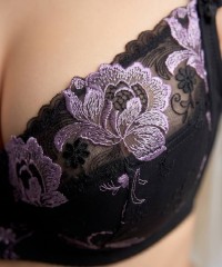 чёрно-фиолетовый